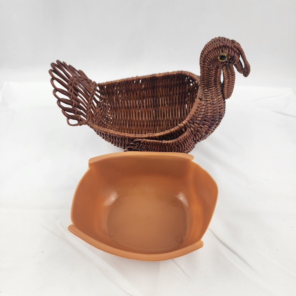 Vintage 1983 Wicker Thanksgiving Turkey Bird Basket w Liner‎ Farmhouse Table 9x6 - Picture 2 of 5
